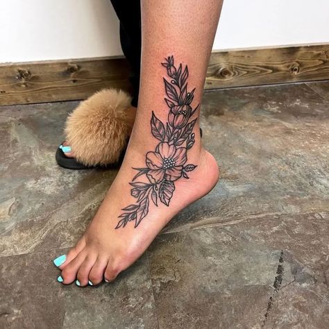 Medium Ankle Tattoo, Small Lower Leg Tattoos For Women, Womens Ankle Tattoos Cover Up, Cool Ankle Tattoos For Women, Ankle Tattoo Cover Up Ideas For Women, Pretty Ankle Tattoos For Women, Cover Up Flower Tattoos For Women, Rose Ankle Tattoos For Women, Side Ankle Tattoos For Women