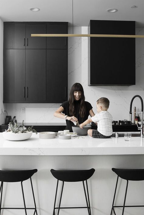 Home Tour: Black, White & Badass on apartment 34 #home #style #interiordesign Monochrome Kitchen, Minimal Monochrome, Wood Floor Pattern, White Apartment, Wood Parquet Flooring, Casa Loft, Kitchen Design Color, Black And White Interior, Appartement Design