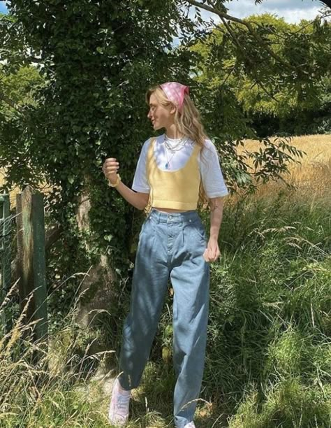 Cute Spring Aesthetic Outfits, Pastel Outfits Aesthetic Soft Grunge, Spring Retro Outfits, Colorful Summer Outfits Aesthetic, Indie Spring Outfits, Artsy Girl Aesthetic Outfits, 90s Fashion Inspo Outfit, Cute Indie Outfits, 90s Summer Outfits Aesthetic