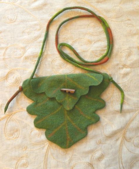 Tovad Ull, Leaf Bag, Elf Fairy, Hansel Y Gretel, Folding Origami, Elf Costume, Fairy Clothes, Woodland Fairy, Fairy Parties