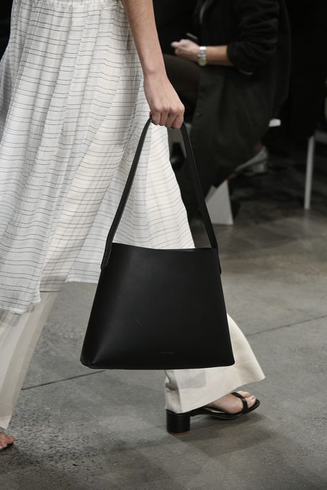 Arm Candies, 2018 Runway, Bag Inspiration, Bag Collection, Mansur Gavriel, Arm Candy, Hobo Bag, Leather Shoulder Bag, Shoulder Bags