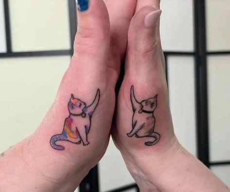 Friend Animal Tattoos, Trio Cat Tattoo Ideas, Matching Sister Cat Tattoos, Matching Tattoos For Crazy Best Friends, Matching Tattoos With Your Best Friend, Bestie Cat Tattoos, Throuple Matching Tattoos, Best Friend Cat Tattoos Small, Cat Sibling Tattoo