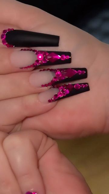 Pink And Black Bling Nails, Hot Pink Gem Nails, Fuchsia Acrylic Nails, Black And Fuschia Nails, Fushia Nail Designs Ideas, Hot Pink Black Nails, Fuchsia Nails Design, Hot Pink And Black Nails Acrylics, Black And Hot Pink Nails