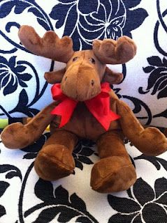 Moose Sewing Pattern, Hatched And Patched, Quilt Basket, Moose Pattern, Moose Crafts, Funny Moose, Sewing Corner, Diy Dish, Sock Monkeys