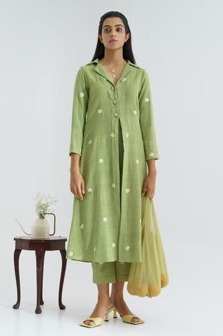 Suits Design Latest, Collar Kurti Design, Hand Embroidered Tunics, Ireland Dress, Cotton Suit Designs, Coat Set, Green Daisy, Simple Kurta Designs, Simple Kurti Designs