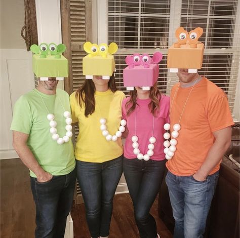 Game Night Halloween Costume, Board Games Halloween Costumes, Game Of Life Costume, Tshirt Halloween Costumes Group, Ballarina Costumes Diy, Board Game Halloween Costumes Diy, Board Games Costumes, Boardgame Costume, Game Piece Costume