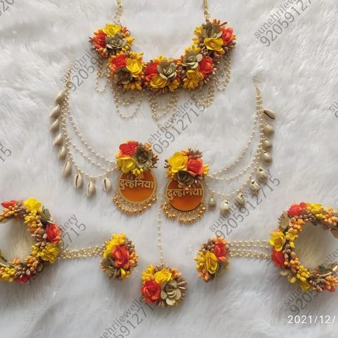 Some past trending design which are still favourite among brides  Availa offer from our website by ordering there www.sunehrijewellery.com For order or enquiry Whatsapp us 9205912715 link in bio Or order from our website  . . . . . . ...  . . .   .  .  . . . . . #shelljewellery #floraljewellery #flowerjewellery #floraljewelry #indianwedding #haldijewellery #floraljewelleryformehendi #floraljewelleryforhaldi #bridalfloraljewellery #bridaljewellery #gotajewellery #wedmegood #wedding #floralba... Haldi Ornaments For Bride, Haldi Ornaments, Haldi Jewellery, Flower Jewelry Designs, Pengantin India, Jewellery Diy, Diy Fabric Jewellery, Fabric Jewellery, Handmade Jewelry Diy