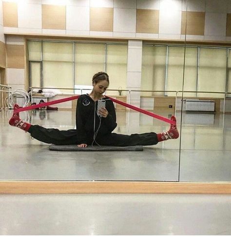 Flexible Dancer, Dancer Aesthetic, Dance Motivation, Dancer Lifestyle, Dance Dreams, Ballet Inspiration, Dance It Out, Ballet School, Dancing Aesthetic