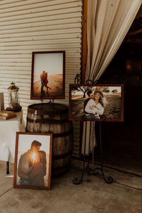 Western Wedding Decorations Ceremony, Rustic Western Bridal Shower Ideas, Desert Table Western, Western Wedding Gift Table Ideas, Western Fall Wedding Centerpieces, Western Backdrop Wedding, Dry Wedding Ideas, September Wedding Rustic, Rustic Wedding Entry Table