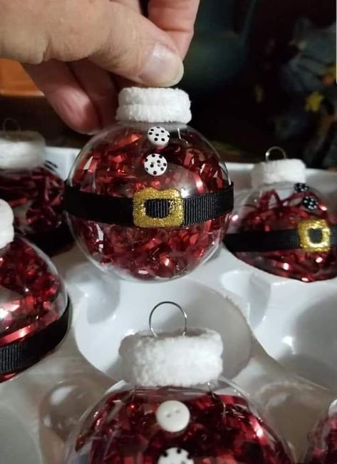 Diy Ball Ornament Ideas, Christmas Bulb Upcycle, Ornament Ball Crafts For Kids, Fillable Baubles Ideas Gifts, Clear Christmas Ball Ideas, Ideas For Clear Ornaments, Christmas Clear Bauble Ideas, Christmas Bulb Crafts Diy, Diy Cute Christmas Ornaments