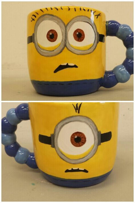 Minion mug Pottery Cafe, Pottery Place, Color Me Mine, Paint Your Own Pottery, Ancient Pottery, Pottery Painting Designs, Tassen Design, Painted Mugs, Pottery Shop