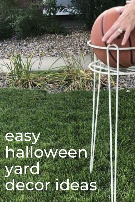 Quick Diy Halloween Decorations, Porche Halloween, Spider Web Decoration, Halloween Decor Diy, Diy Halloween Decor, Cheap Halloween, Halloween Front Porch, Halloween Tattoo, Halloween Yard Decorations