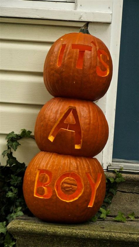 Gender reveal stacked pumpkins Gender Reveal Ideas Simple, Unique Gender Reveal Ideas, Fall Cookout, Unique Gender Reveal, Halloween Gender Reveal, Gender Reveal Unique, Gender Reveal Photos, Pregnancy Gender, Pregnancy Gender Reveal