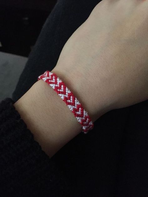 Heart Chevron Bracelet, Sting Bracelets, Beachy Jewellery, Heart Friendship Bracelet, Chevron Friendship Bracelets, String Bracelet Patterns, Homemade Bracelets, Bracelets For Boyfriend, Beachy Jewelry