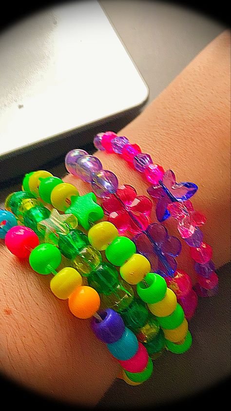 Weird Core Bracelets, Indie Bracelets Aesthetic, Indie Bracelet Ideas, Kidcore Bracelet, Kid Bracelets, Indie Bracelets, Kandi Inspo, Kandi Kid, Kandi Ideas