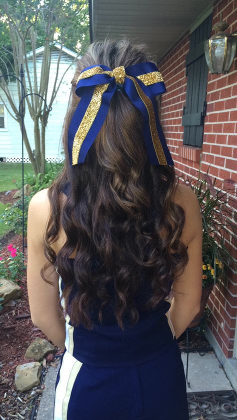 Cheer Hairstyles With Bows Half Up, Hairstyles For Cheerleading, Softball Hair Styles, Cute Cheer Hairstyles With Bow, Cute Cheer Hairstyles, Cheer Ponytail, Volleyball Hair Bows, Cheer Makeup, Softball Hair