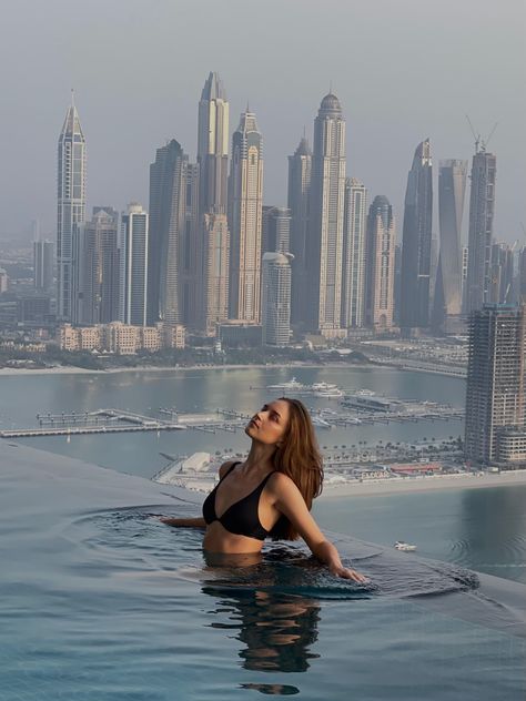 Dubai aesthetic pictures, aura skypool #dubai #auraskypool #aesthetic #beachclub Dubai Pics Ideas, Aura Skypool Dubai, Dubai Astethic, Aura Dubai, Dubai Photoshoot Ideas, Dubai Photo Ideas, Dubai Pics, Dubai Places, Dubai Picture Ideas