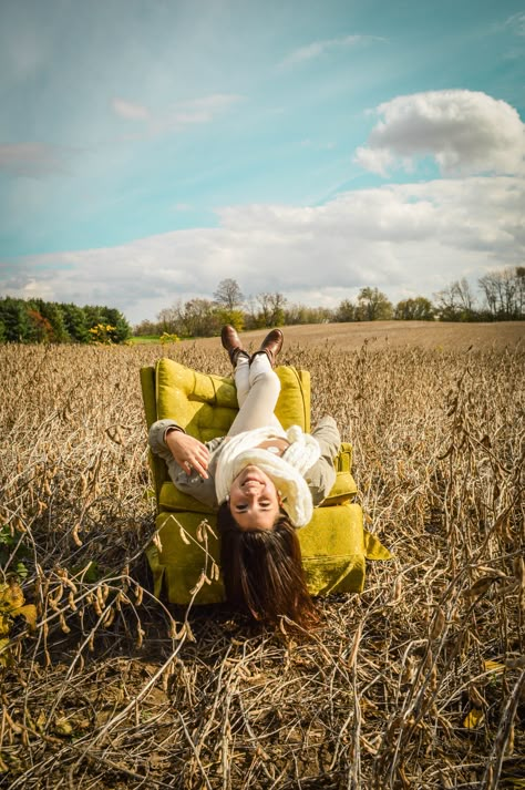 Couch Outdoor Photography, Chair In Road Photoshoot, Pictures With Chairs Photo Shoot, Photoshoot With Chair Outside, Big Chair Photoshoot, Chair Family Photoshoot, Vintage Chair In Field Photoshoot, Antique Chair Photoshoot, Outdoor Photoshoot With Chair