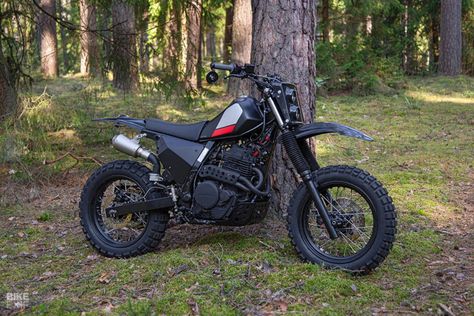 Black Magic: A stealthy Honda NX650 from the Baltics | Bike EXIF Cars Offroad, Honda Nx650, Custom Dirt Bike, Honda Dominator, Honda Scrambler, Moto Scrambler, Tracker Motorcycle, Modifikasi Motor, Мотоциклы Cafe Racers