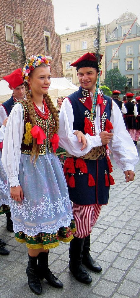 Beautiful Poland  http://www.travelandtransitions.com/destinations/destination-advice/europe/ Polish Traditional Costume, Beautiful Poland, European Costumes, Polish Traditions, Costumes Around The World, Polish Folk, Krakow Poland, National Dress, Folk Dresses