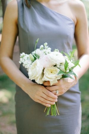 White bridesmaids bouquet by http://www.amyosaba.com/ | photography by http://erinheartscourt.com/ Small Bridesmaid Bouquets, Wedding Bridesmaid Bouquets, Small Wedding Bouquets, Bridesmaid Bouquet White, Bridesmaids Bouquet, White Bridesmaid, Bridesmaid Bouquets, White Wedding Bouquets, Small Bouquet