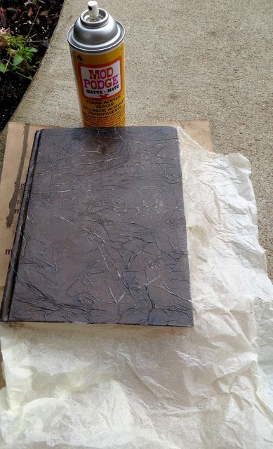 Diy Antique Book Cover, Diy Spell Book Cover Ideas, Diy Vintage Book Cover, Diy Spell Book Cover, Vintage Book Covers Diy, Creative Book Cover Design Ideas Handmade, Painting On Books, Altered Book Covers, Painted Book Covers