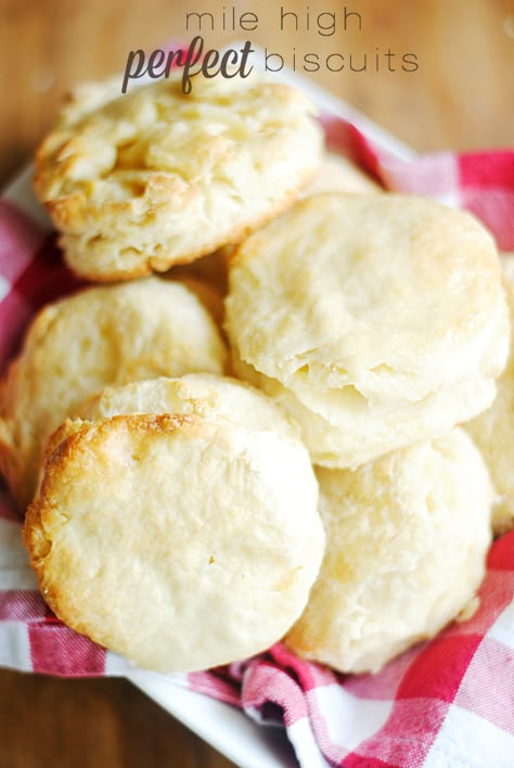 Mile High Perfect Biscuits Buiscits Recipes, Perfect Biscuits, Country Biscuits, Best Homemade Biscuits, Homemade Biscuits Recipe, Biscuit Bread, Breakfast And Brunch, Biscuit Rolls, Homemade Biscuits