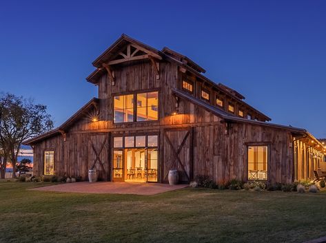 Metal Wedding Venue Building, Barn Style House Exterior, Barn House Exterior, Ranch Architecture, Barns And Stables, Mountain Ranch House Plans, Dc Structures, Rustic Barn Homes, Barn Exterior