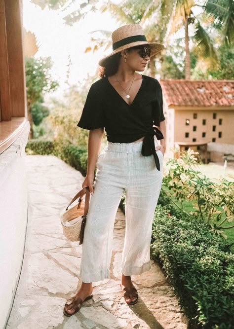 Spain Summer Fashion, Vacation Outfit Inspiration, Hawaii Outfit, Vintage Chic Fashion, Casual Vacation Outfits, Summer Vacation Aesthetic, Karina Style, Linen Pants Outfit, Vacation Outfits Women