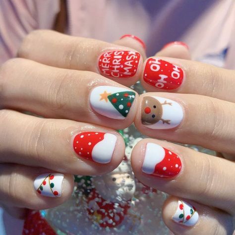 Merry Christmas Nails, Disney Christmas Nails, Nail Noel, Holiday Nails Christmas, Cute Christmas Nails, Christmas Nails Easy, Christmas Gel Nails, Christmas Nails Acrylic, Festival Nails