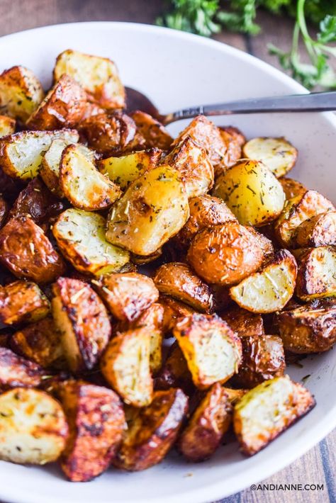 Crispy Air Fryer Potatoes - Crispy, Healthy and So Delicious! Fried Red Potatoes, Air Fryer Potatoes, Air Fry Potatoes, Red Potato Recipes, Roasted Red Potatoes, Air Fryer Dinner Recipes, Air Fryer Healthy, Crispy Potatoes, Air Fryer Recipes Easy