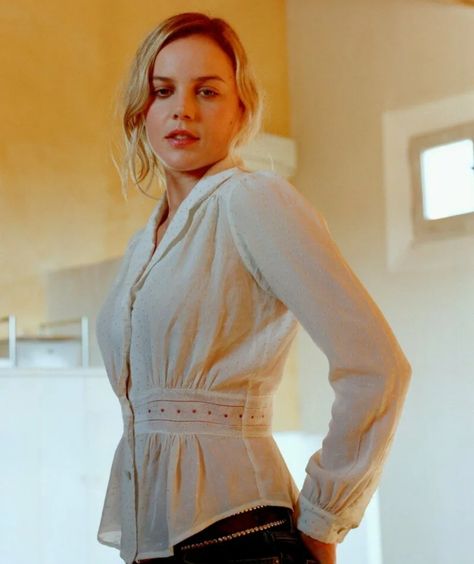 Abbie Cornish, Love Film, Mom Outfits, Photo Gallery, Photo Galleries, Bell Sleeve Top, High Neck Dress, Ruffle Blouse, Actresses