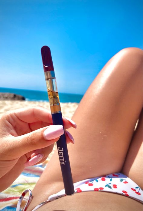 Perfect sesh spot on the beach for me and my weed pen 💋 #weedpen #weed #waxpen #seshspot Wax Pen Aesthetic, Pretty Pens Cart, Cart Wax Pen, Thc Pen, Sesh Spot, Carts Pen, Carts Thc, Impulsive Ideas, Wax Pen