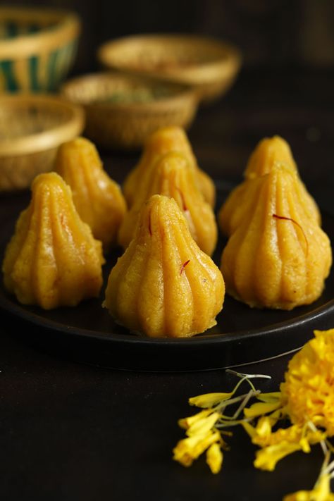 This is a 6-ingredient easy to follow modak recipe made with mawa (khoya) via funfoodfrolic.com Fun Food Photography, Modak Recipe, Diwali Recipes, Gulab Jamun Recipe, Diwali Snacks, Jamun Recipe, Semolina Cake, Indian Appetizers, How To Make Dough