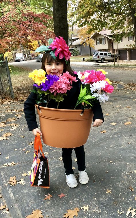 Flower Pot Costume, Cartoon Costumes, Choice Boards, Paper Craft Diy Projects, Trunk Or Treat, Book Week, Holiday Outfit, Craft Diy, Halloween Ideas