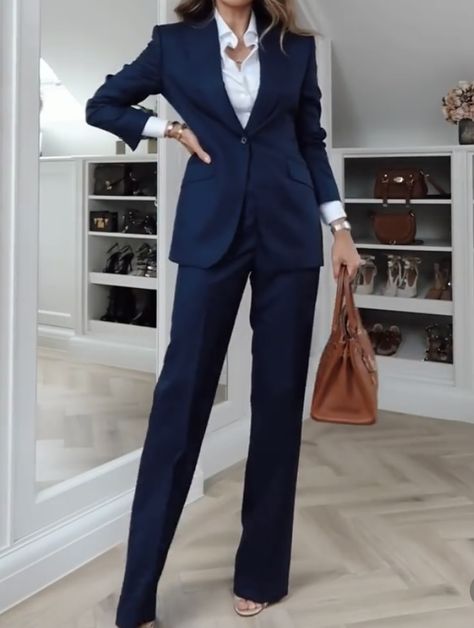 Womens Navy Suit Outfit, Pant Suit Outfit Classy, Navy Blue Woman Suit, Stylish Business Attire Women Skirts, Dark Blue Business Outfit, Blazer Outfits Formal Women, Navy Blue Corporate Attire, Calvin Klein Suits For Women, Navy Pants Suit Women