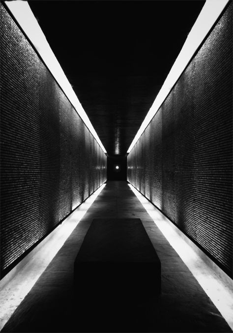 Corridor Design, Corridor Lighting, Vanishing Point, Lighting Concepts, Chiaroscuro, White Photo, Space Design, Light And Shadow, White Photography