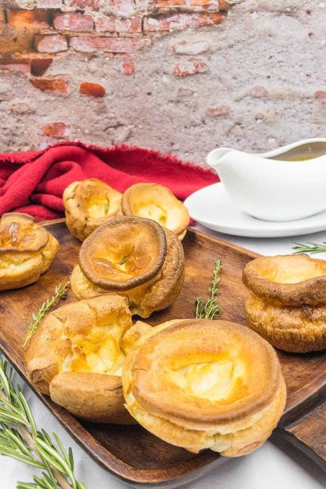 Gluten Free Yorkshire Pudding Recipe, Roast Dinner Side Dishes, Gluten Free Yorkshire Pudding, How To Make Yorkshire Pudding, Yorkshire Pudding Batter, Yorkshire Pudding Recipe, Sunday Roast Dinner, Best Roast Potatoes, Easy Pudding Recipes