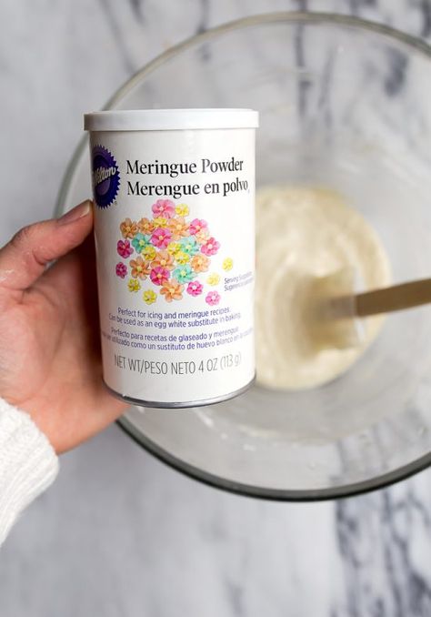 Meringue powder for perfect macarons Macaroons Cookies, Perfect Macarons, Macaroon Cookies Recipe, Aloha Christmas, How To Make Macaroons, French Macaroon Recipes, Homemade Macarons, Wild Kitchen, Lemon Biscuits