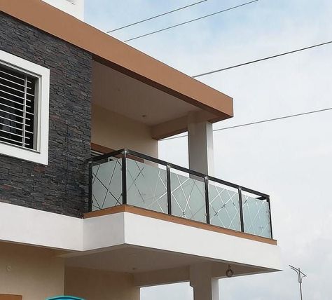 Modern & Latest Balcony Glass Railing Design | Decorate Your Balcony Like This | Home Decor Ideas Balcony Railing Design Modern Glass, Balcony Glass Railing Design, Balcony Railing Design Modern, Glass Railing Design, Reling Design, Gate Design Ideas, Home Gate, Balcony Glass Design, Window Glass Design