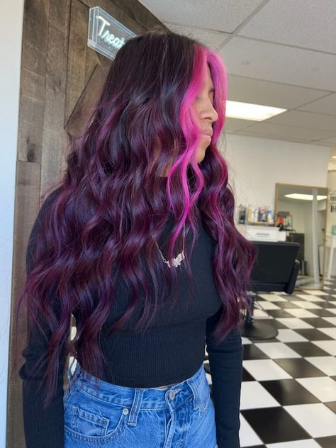 Purple And Pink Money Piece, Dark Plum Hair With Money Piece, Burgundy Hair With Pink Peekaboos, Burgundy Hair With Purple Money Piece, Pink And Plum Hair, Fuscia Highlights In Brown Hair, Plum Hair With Pink Money Piece, Red Violet And Pink Hair, Burgandy Hair With Pink Money Piece