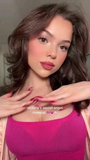 Victoria Angel Makeup, Makeup That Lasts All Day, Light Feminine Makeup Looks, Victorias Secret Make Up, Victoria Secret Makeup Looks, Vs Makeup Look Angels, Victoria’s Secret Makeup, Makup Angel, Outfits Natal