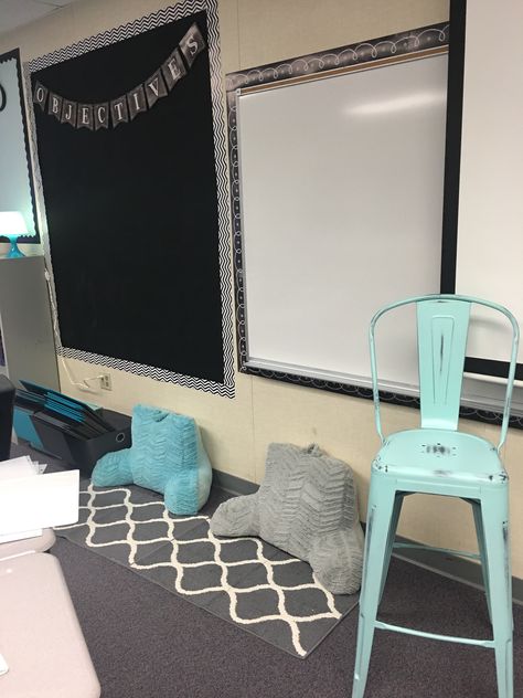 Mint, white and gray classroom. Gray Classroom Theme, Mint Classroom, Teal Classroom, Pink Classroom Decor, Pink Classroom, Beach Theme Classroom, Teaching Classroom Decor, Classroom Decor Middle, Middle School Classroom Decor