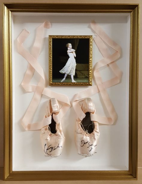 Framed Ballet Shoes, Pointe Shoe Display Ideas, Pointe Shoes Photography, Ballet Bedroom, Ballet Room Decor, Ballet Room, Dance Studio Design, Ballerina Room, Ballet Decor