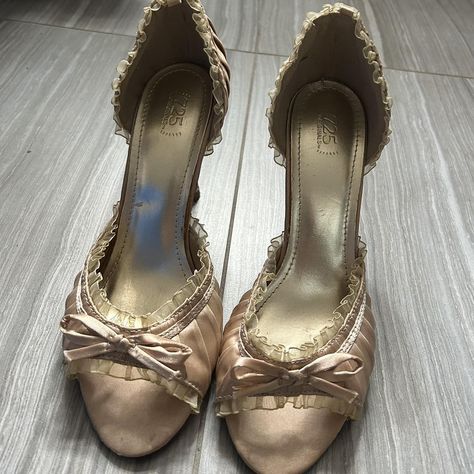 Repop! Super cute vintage 725 ORIGINALS heels I... - Depop Vintage Prom Shoes, 70s Heels, Old Heels, Fairy Heels, Theodore Nott, Vintage High Heels, Wedding Shoes Vintage, Embroidered Heels, Heels Vintage