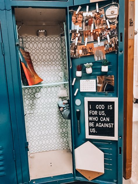 Locker Inspo Aesthetic, Aesthetic Locker Decor, Snack Locker, Aesthetic Locker, Locker Themes, Secret Locker, Cute Locker Ideas, Vibe Pictures, School Locker Organization