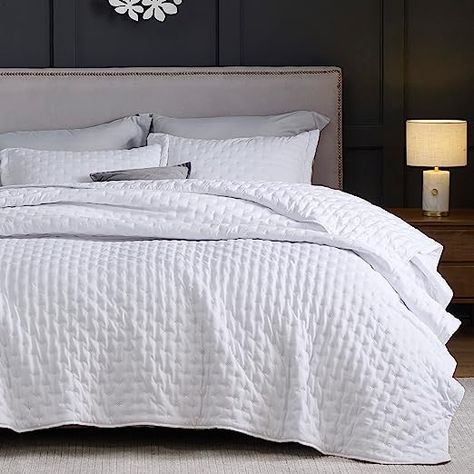 Amazon.com: Bedsure King Size Quilt Set - Soft Ultrasonic Quilt King Size - Clover Bedspread King Size - Lightweight Bedding Coverlet for All Seasons (Includes 1 White Quilt, 2 Pillow Shams) : Home & Kitchen King Quilt Bedding, California King Quilts, King Size Quilt Sets, White Bedspreads, King Quilt Sets, Lightweight Bedding, Elegant Bedding, Coverlet Bedding, King Size Quilt