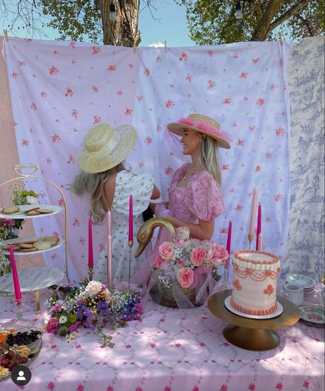 Shabby Chic Outfits, Garden Gala, 22nd Bday, Spring Tea Party, 20th Birthday Party, 18th Bday, Hosting Dinner, Picnic Aesthetic, Garden Engagement