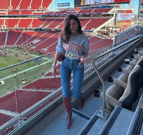 49ers Outfit, Olivia Culpo Style, Girly Games, Football Wags, Game Outfit, Football Game Outfit, Olivia Culpo, Football Outfits, Gameday Outfit