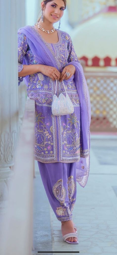 Lavender Punjabi Suit, Trendy Punjabi Suits, Indian Punjabi Suits, Trending Suit Designs, Designer Suits For Wedding, Embroidery Fashion Detail, Punjabi Outfits, Outfits Woman, Punjabi Dress